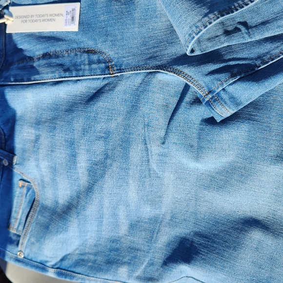 Code Bleu Plus Size Jeans - Picture 8 of 16